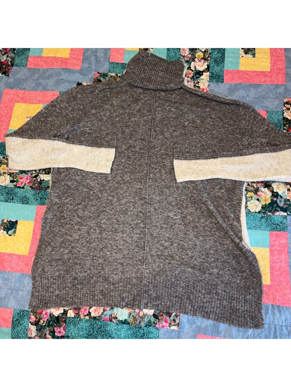 Athleta $128 62% Merino Wool Woman’s M Ultra Soft Turtleneck Sweater Medium Cozy - Picture 4 of 8